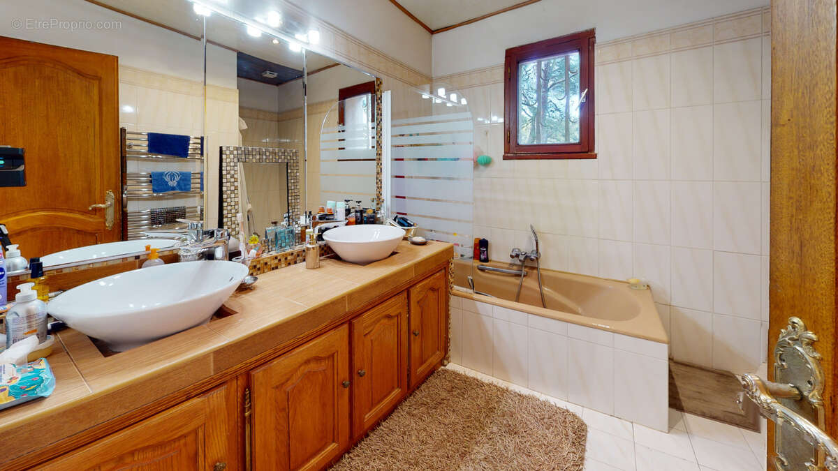 Maison à ENSUES-LA-REDONNE