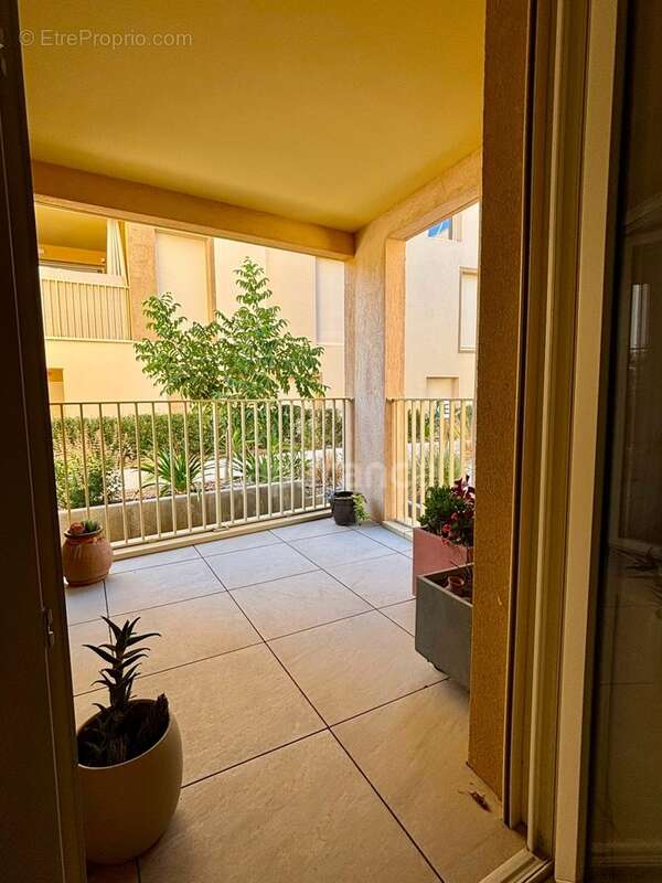 Appartement à vendre 4 pièces HYERES (83) - Plain pied - 2 parkings - 2 terrasses - photo 39