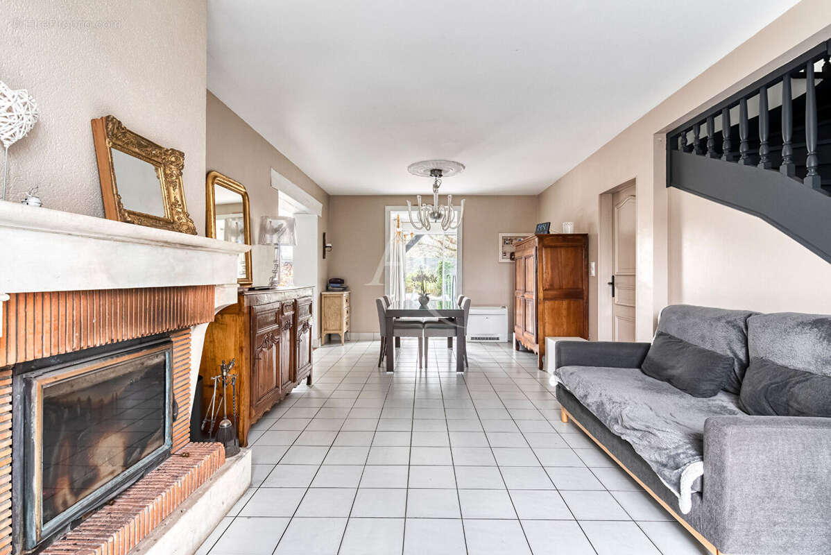 Maison à JUIGNE-SUR-LOIRE