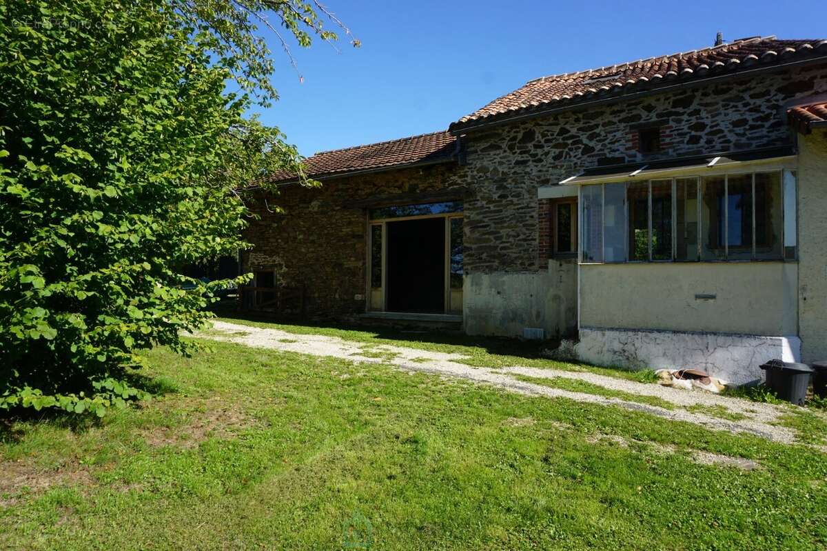 Maison à THIVIERS