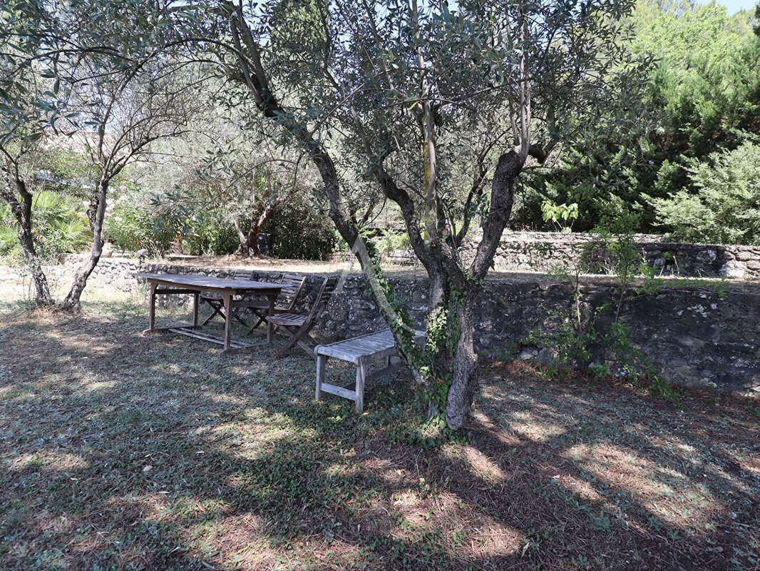 Villa lumineuse type 5 au calme sur 3612 m2 avec oliviers pierrevert - photo 10