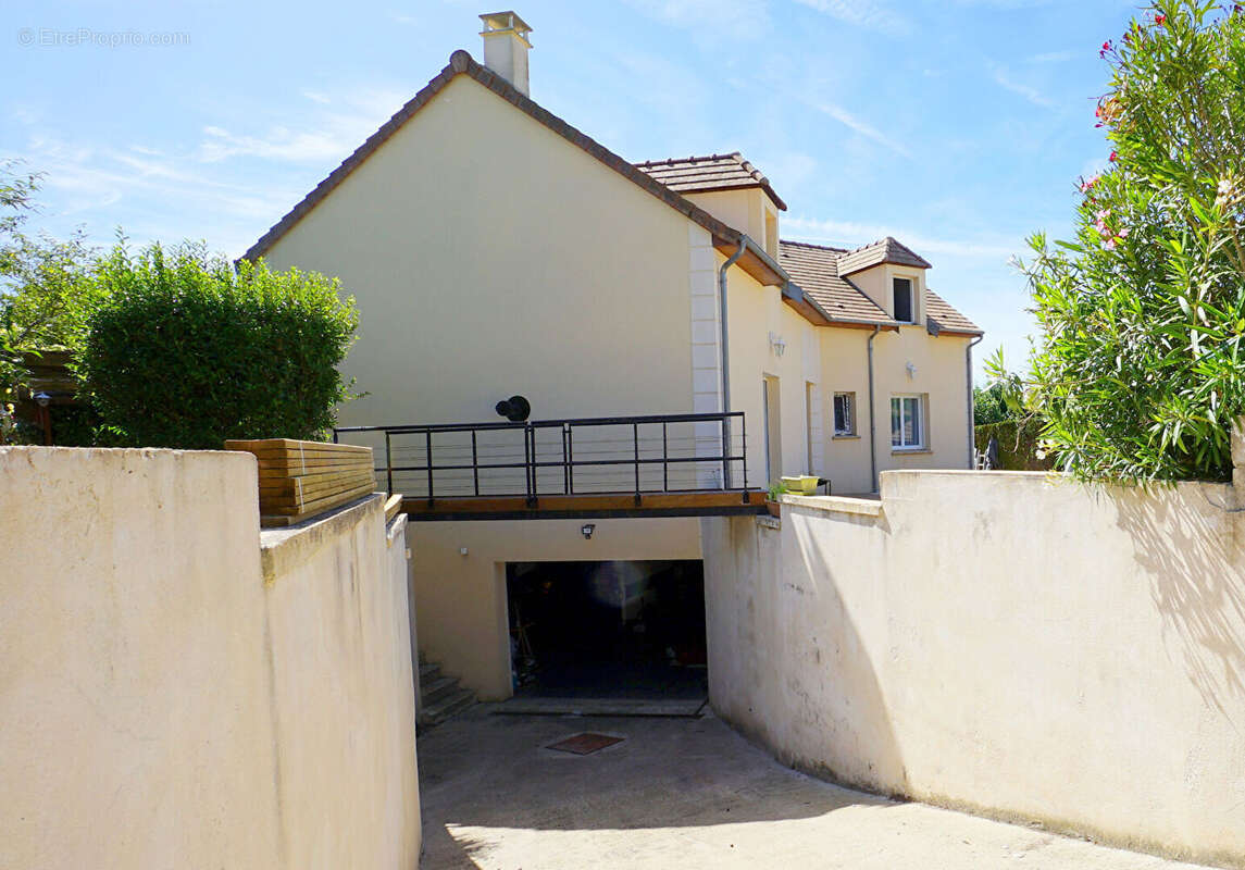 Maison à EPONE