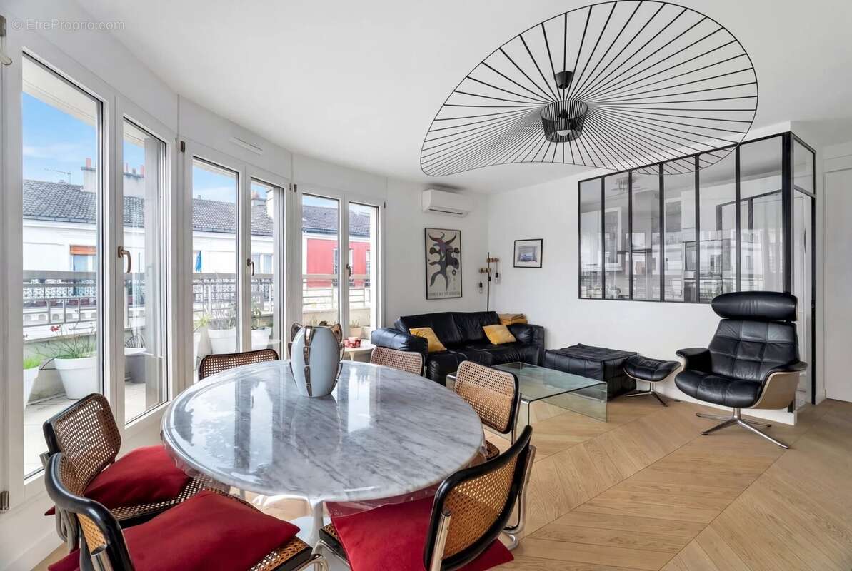 Appartement à LEVALLOIS-PERRET