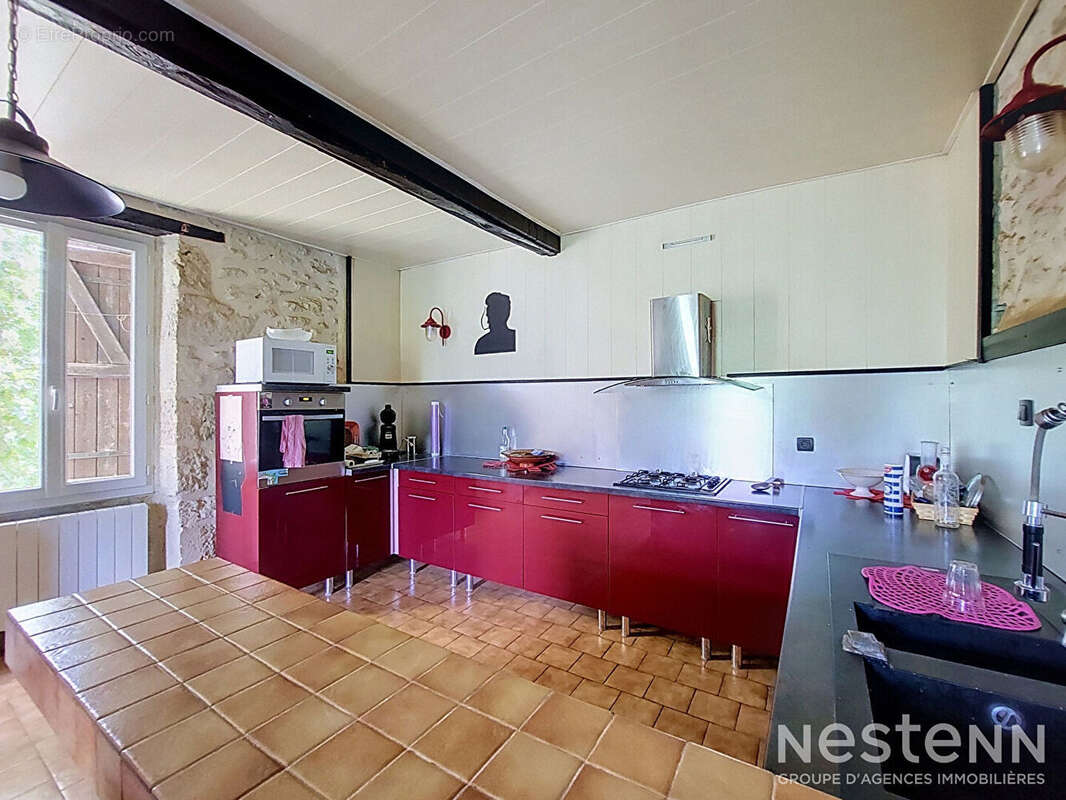 A Vendre Maison en pierre rénovée avec dépendances sur plus de 6 600 m² à Saint-Puy - photo 7