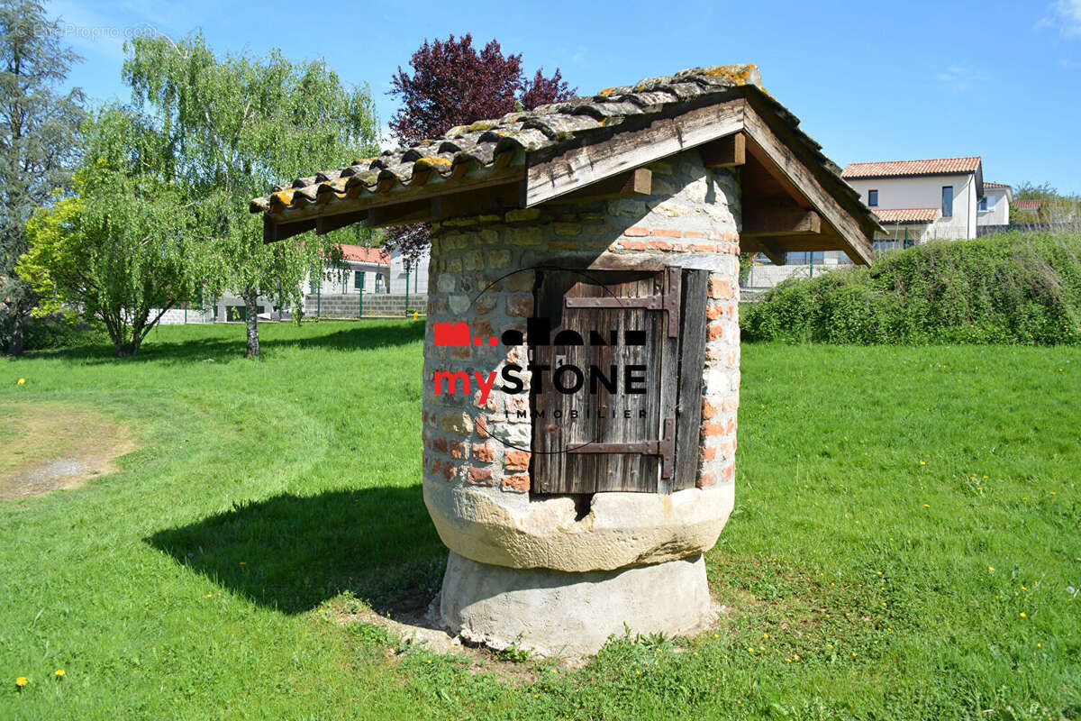 Maison à GENOUILLEUX