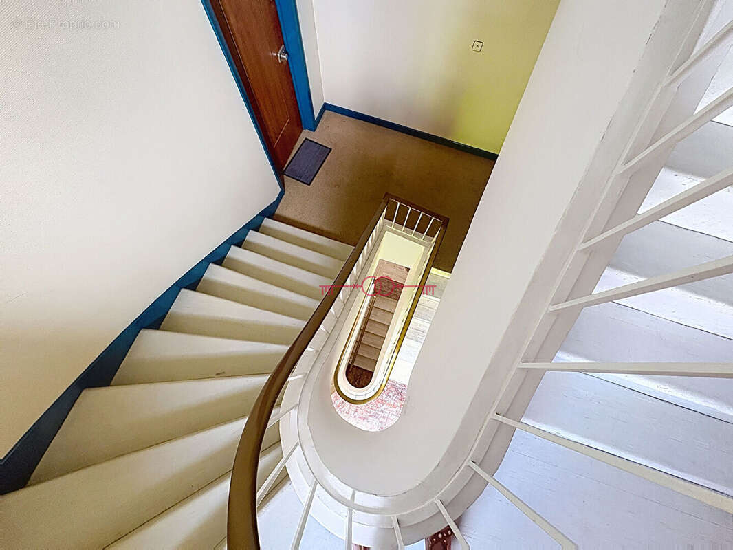 Appartement proche centre ville - 31 m2 - place de parking - garage - photo 8