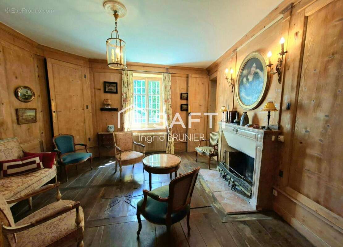 Maison 585 m² à Chazey-Bons  - photo 9