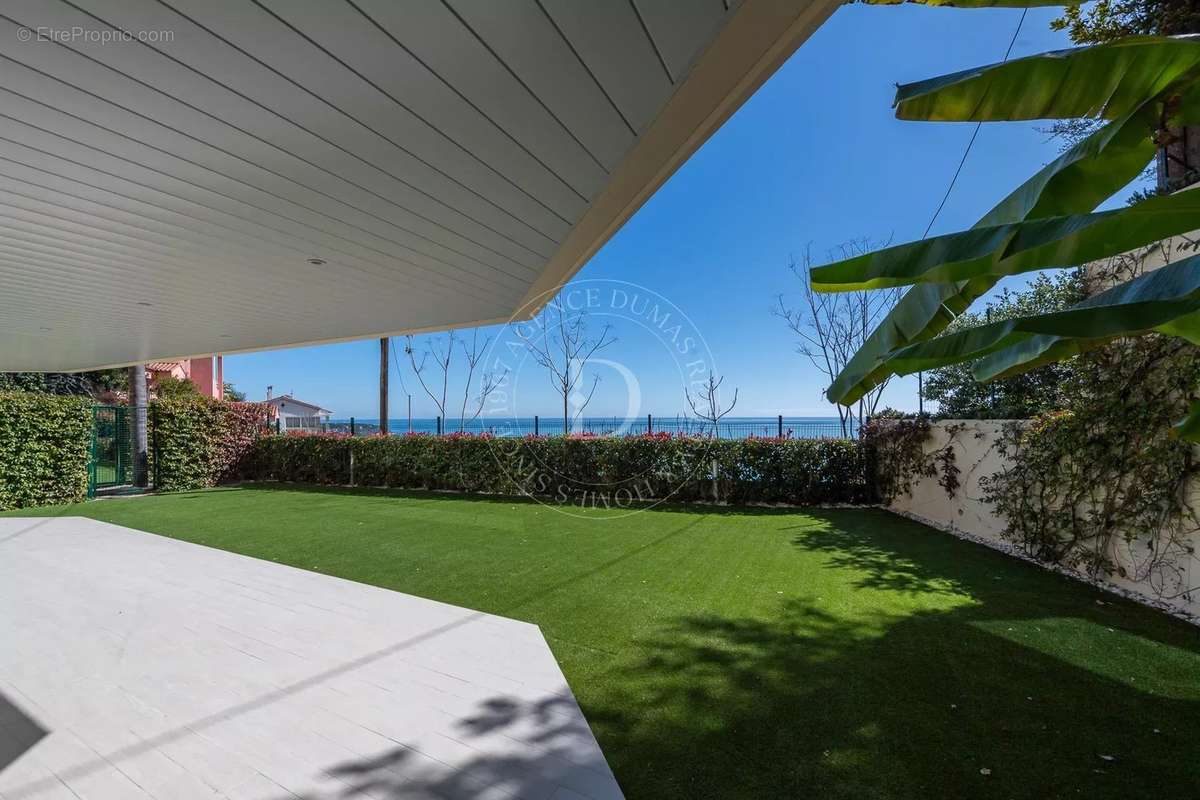 Appartement à ROQUEBRUNE-CAP-MARTIN