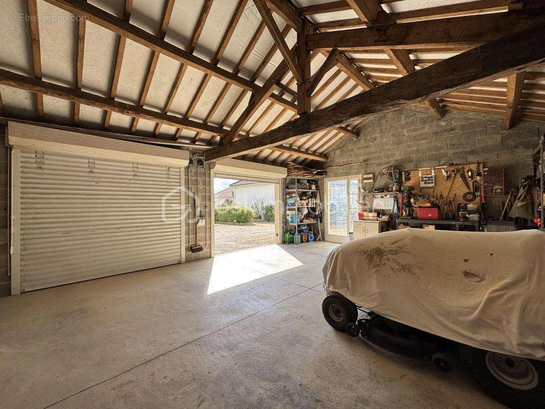 Maison à DANGE-SAINT-ROMAIN