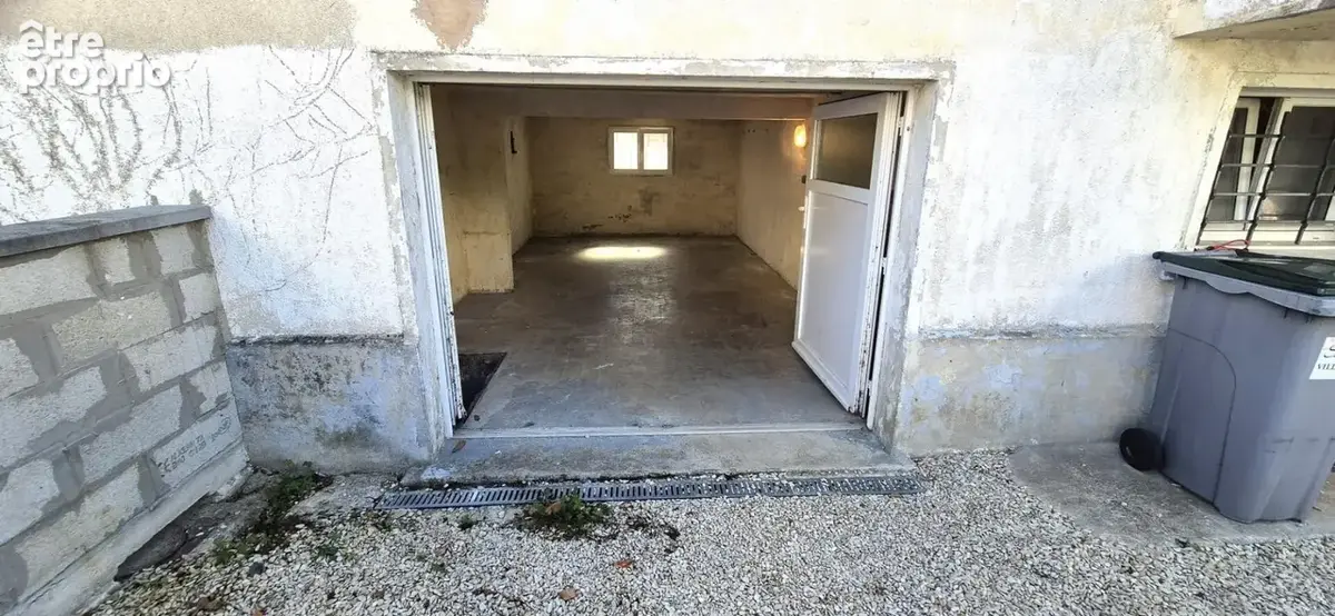 Belle Maison sur Sous-sol de 88 m² Rénovée avec Cours, Cave, Buanderie, Garage de 24 m² et un Terrain clos et entretenu de 329 m - photo 17