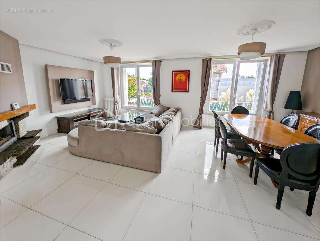 Maison à NEUILLY-SUR-MARNE