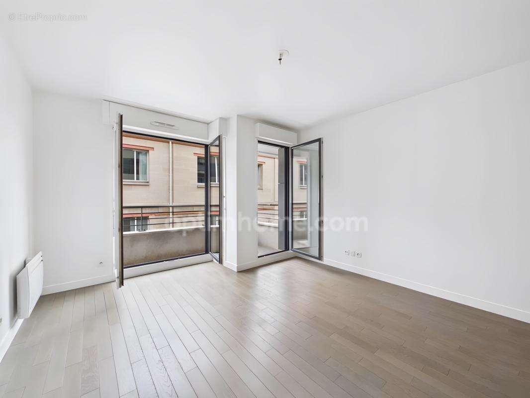 Appartement à vendre 2 pièces SURESNES (92) - photo 2