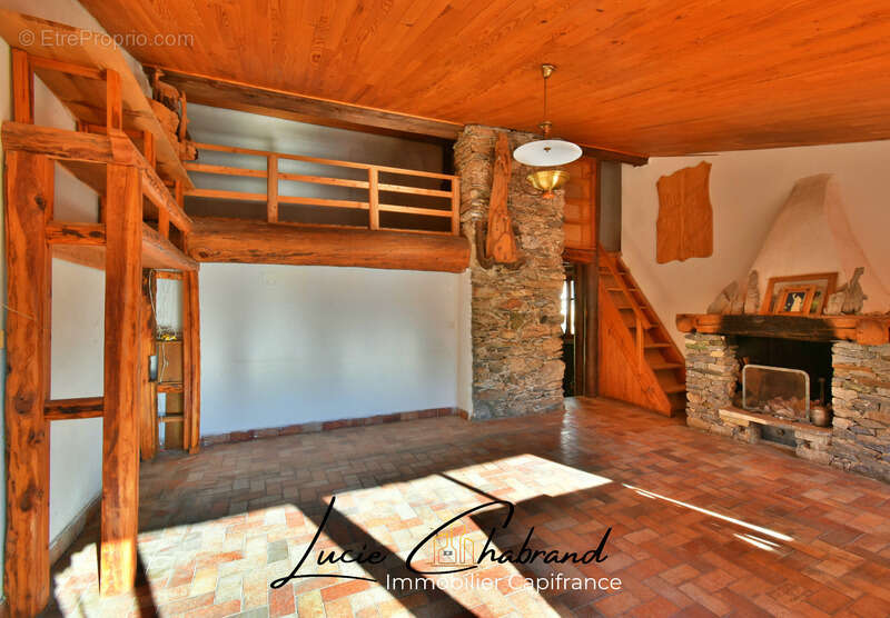 Maison à SAINT-VERAN