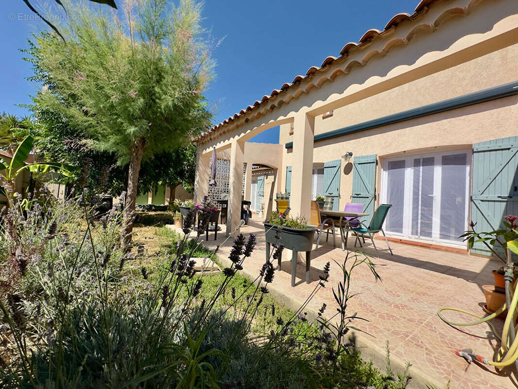 Maison familiale de 114 m² avec piscine, 4 chambres, centre-ville la crau - photo 3