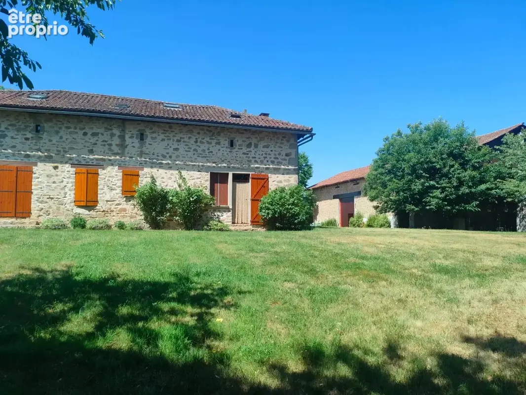 Maison 5 pièces 162 m² à vendre à Saint-Mathieu (87440) - photo 2