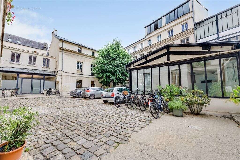 Appartement à PARIS-3E