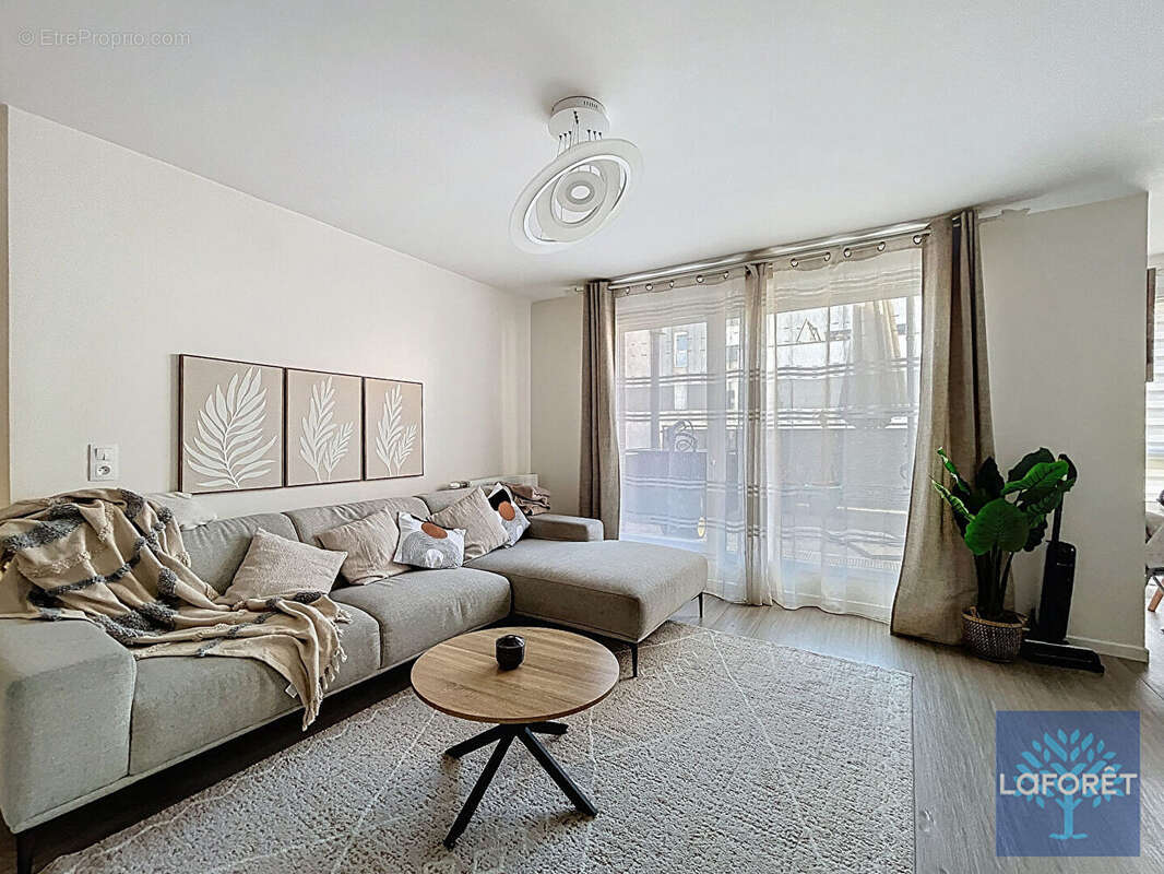 Appartement à VIGNEUX-SUR-SEINE