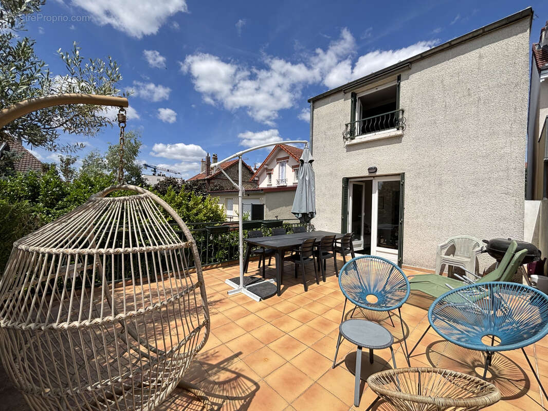 Maison à SARTROUVILLE