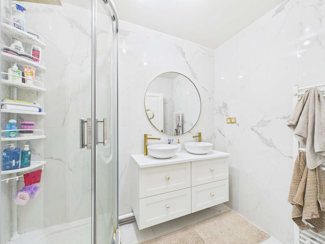 Appartement à SARTROUVILLE