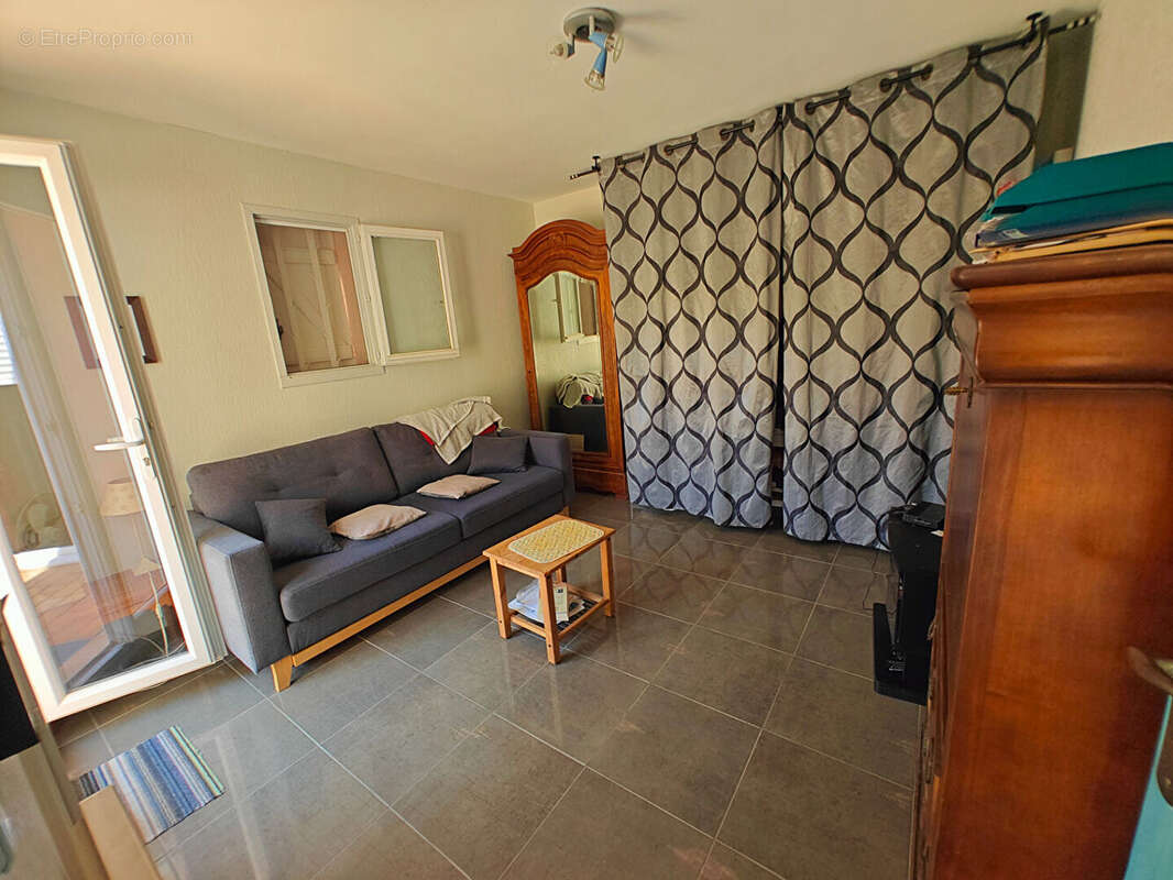 Toulon ouest limite le revest villa de 141 m² sur 3 500 m² de terrain paysagé avec piscine vue dégagée sur le mont faron calme a - photo 15