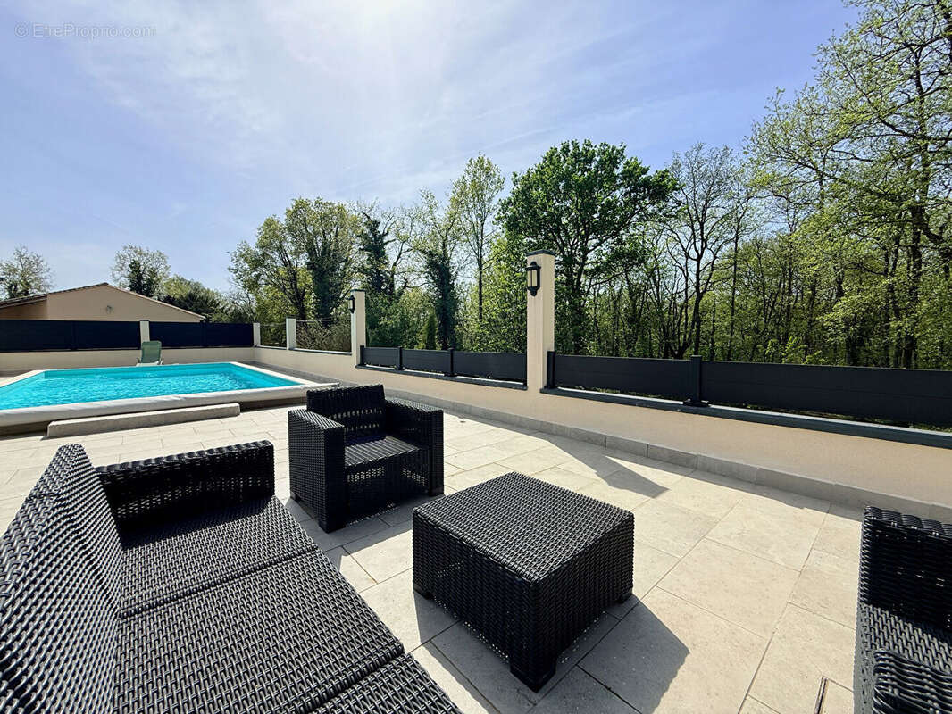 Maison à TROIS-PALIS