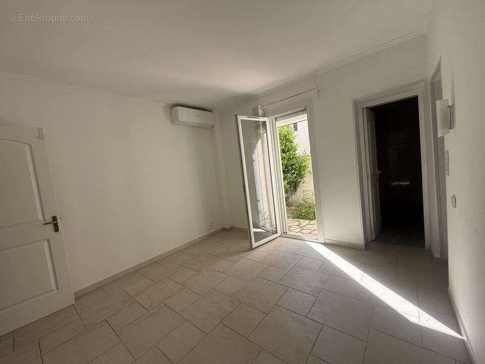 Maison à CHATEAUNEUF-LES-MARTIGUES