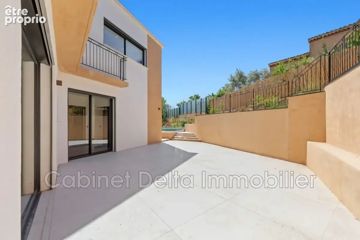 Maison 5 pièces 160 m² à vendre à Saint-Cyr-Sur-Mer (83270) - photo 7