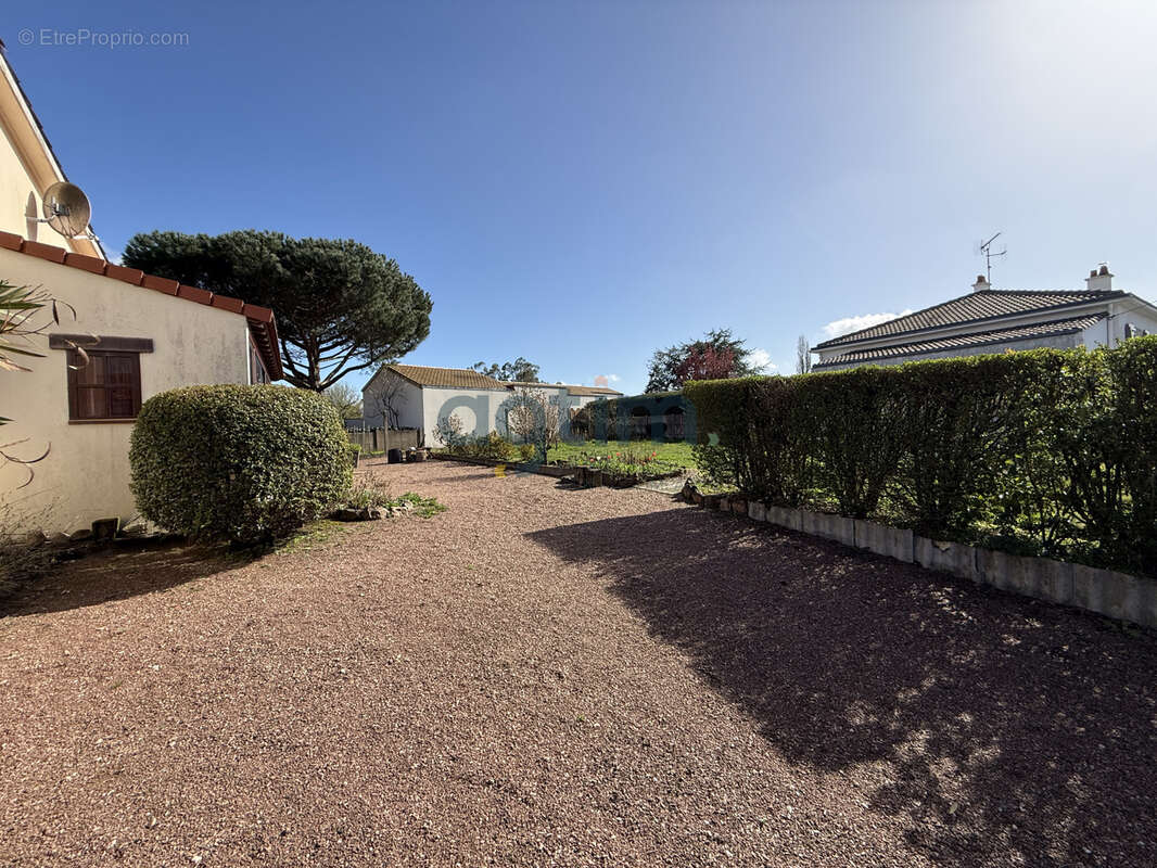Maison à MONTAIGU
