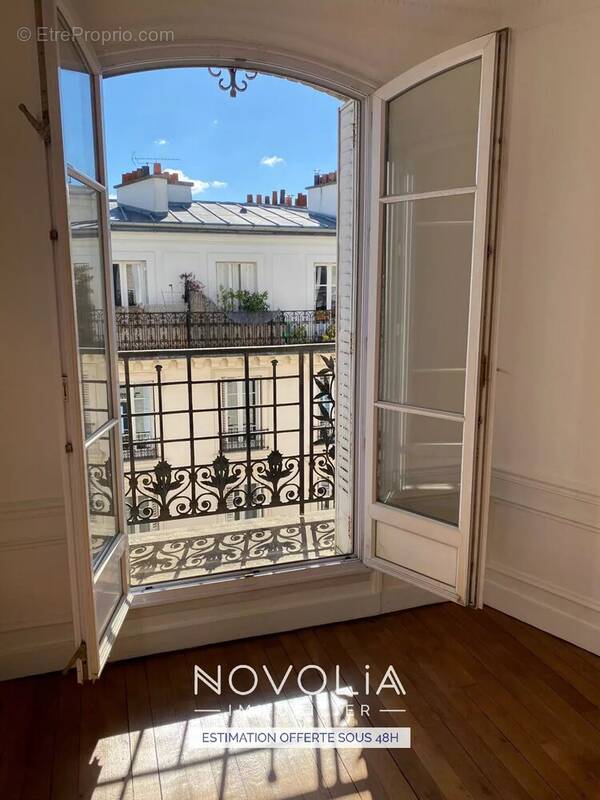 Appartement à PARIS-18E