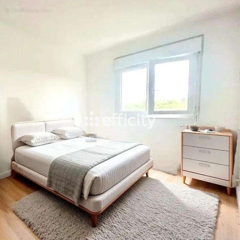 Appartement à VILLENEUVE-LA-GARENNE