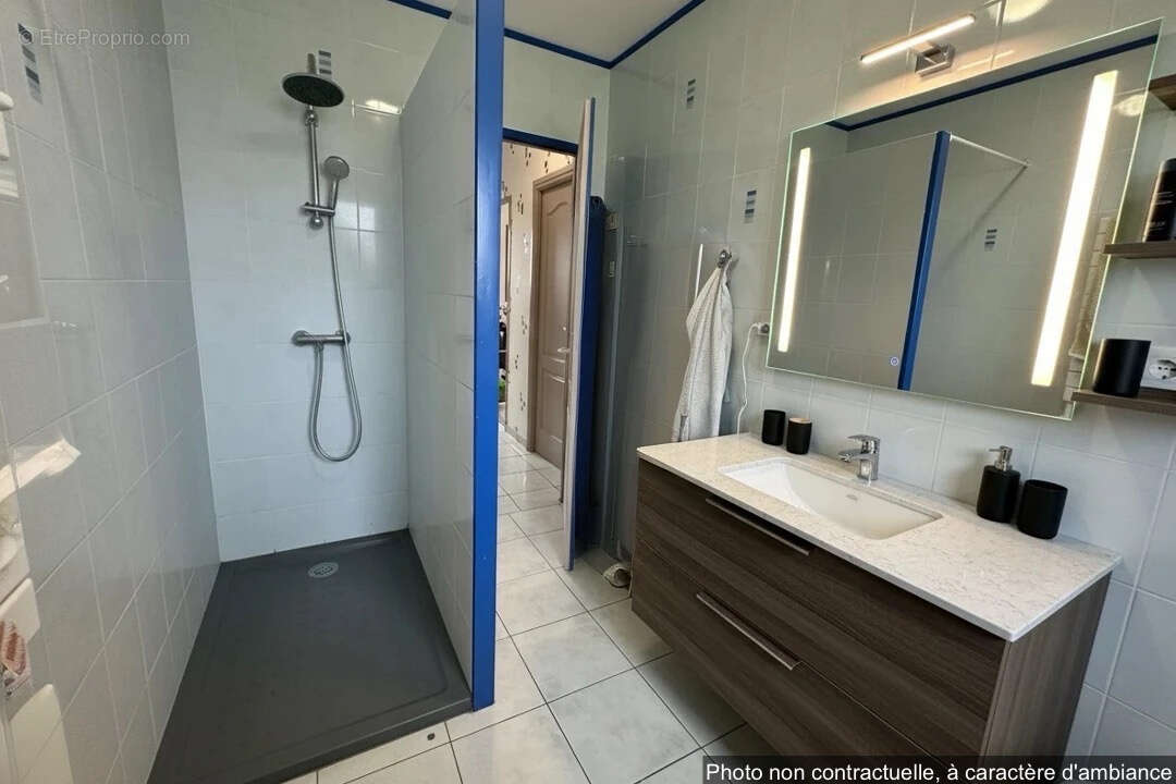 Maison à NOTRE-DAME-D'ALIERMONT