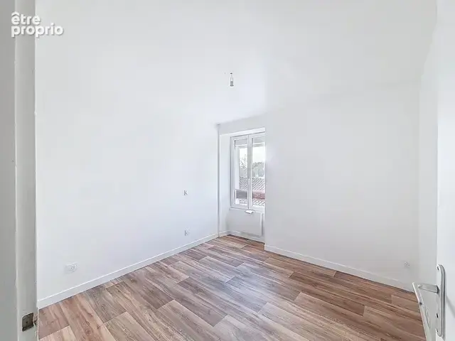 Luçon hyper-centre   immeuble de rapport   3 appartements loués   23 400 € de revenus annuels   rentabilité +8 - photo 26