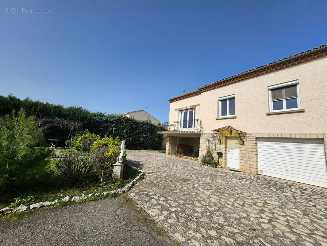 Maison à CHATEAUNEUF-DE-GADAGNE