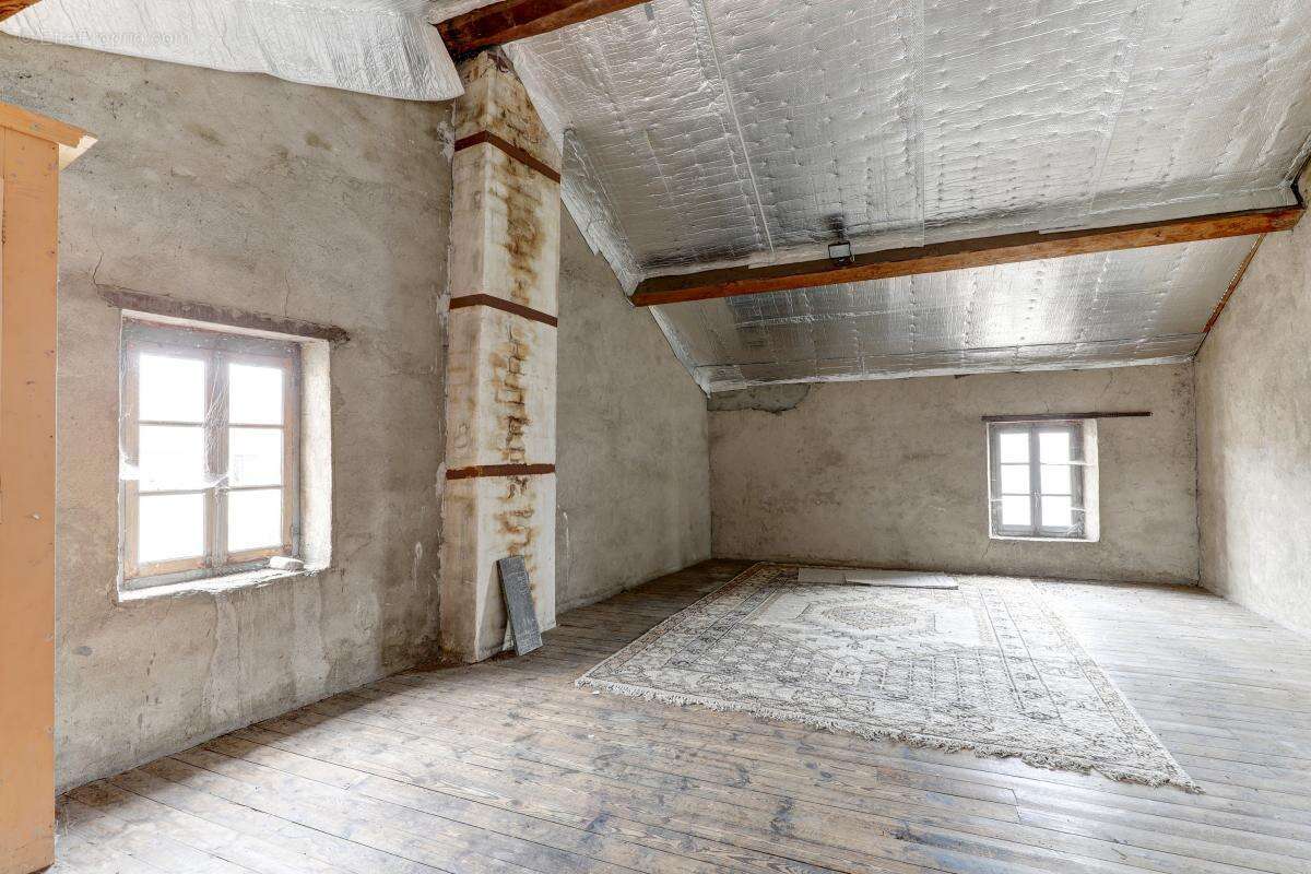 Maison à PONT-DU-CHATEAU