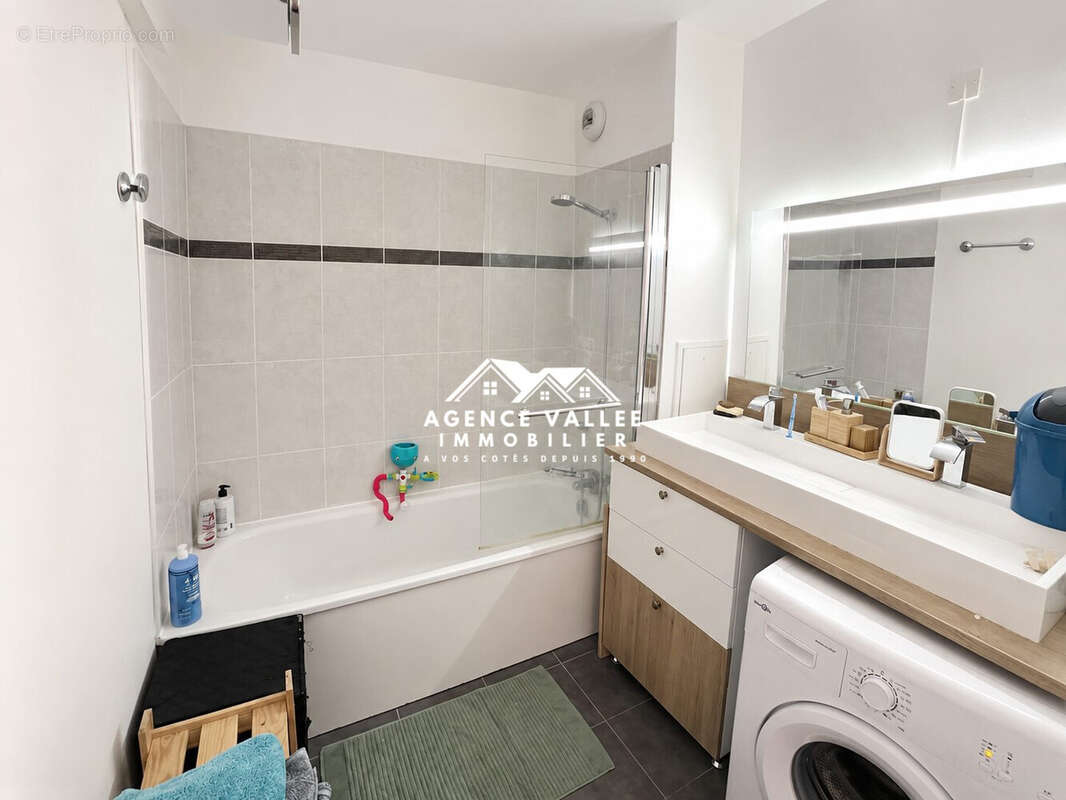 Appartement à SAINT-PIERRE-DU-PERRAY