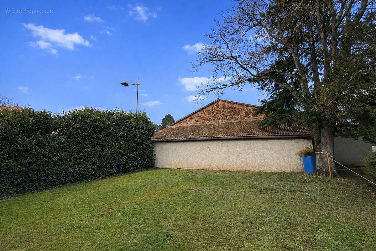 Maison à COMMELLE-VERNAY