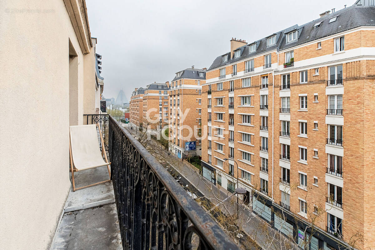 Appartement à PARIS-16E