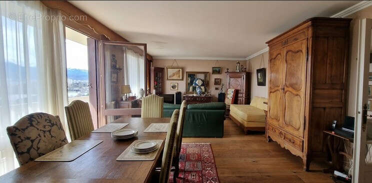 Appartement à SEYSSINET-PARISET