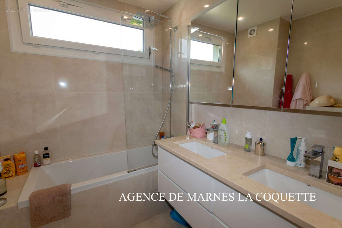 Appartement à VILLE-D'AVRAY