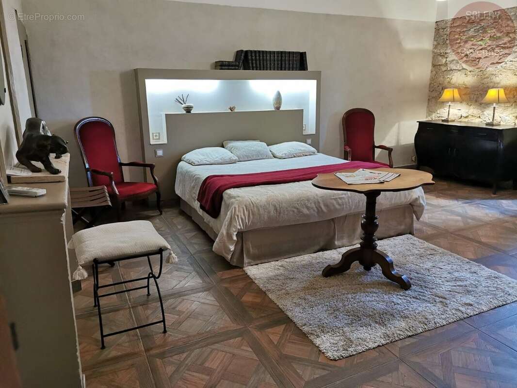 Domaine offrant un potentiel aussi rare que son emplacement - photo 3
