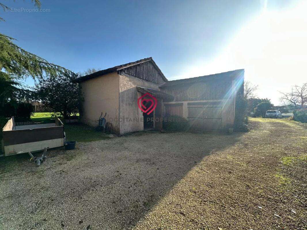 Propriété de Prestige avec Gîtes, Piscine et Fort Potentiel Touristique à Vendre près de Nogaro, Gers (Occitanie) - photo 35