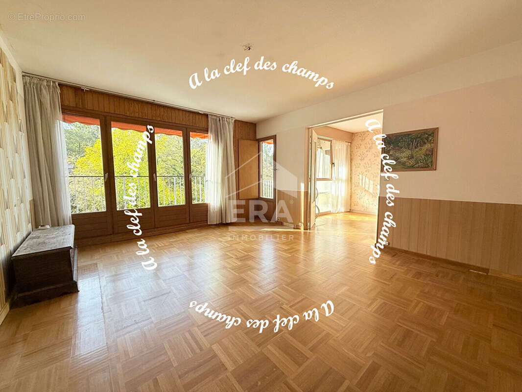 Appartement à BURES-SUR-YVETTE