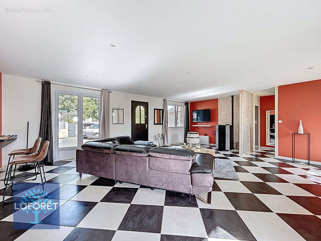 Maison à CHASNE-SUR-ILLET