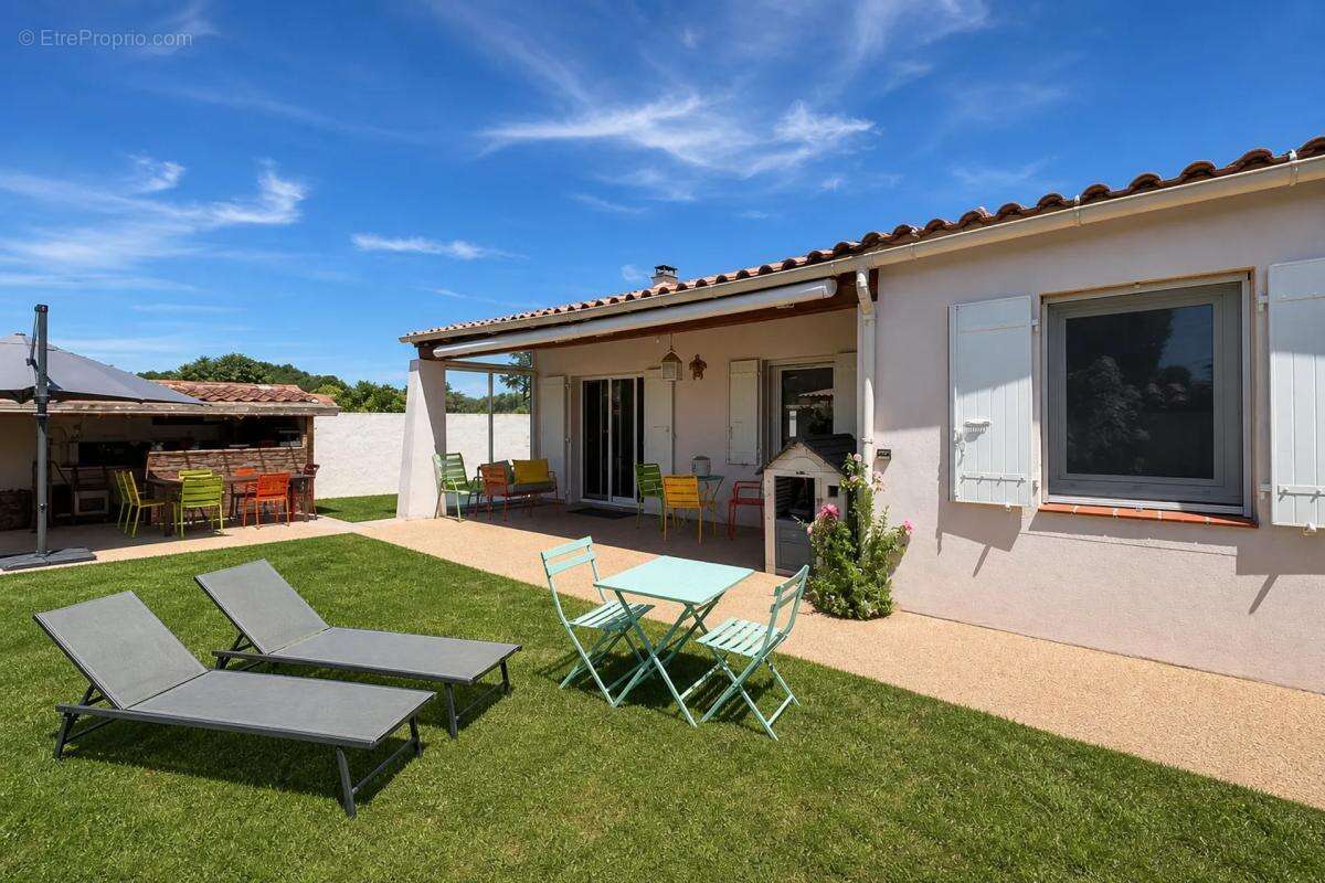 Maison de 5 pièces de 109 m² à Donzère - photo 4