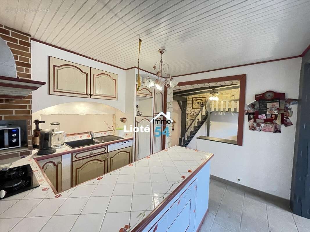 Maison à CREVECHAMPS
