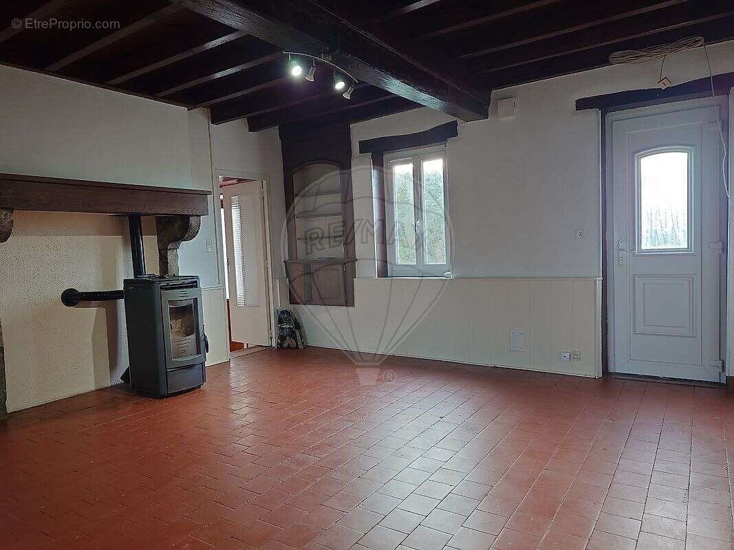 Maison à SAVIGNY-POIL-FOL