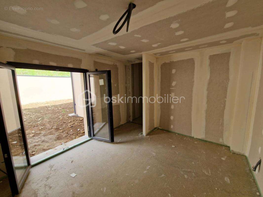 Maison à LA TOUR-DU-PIN