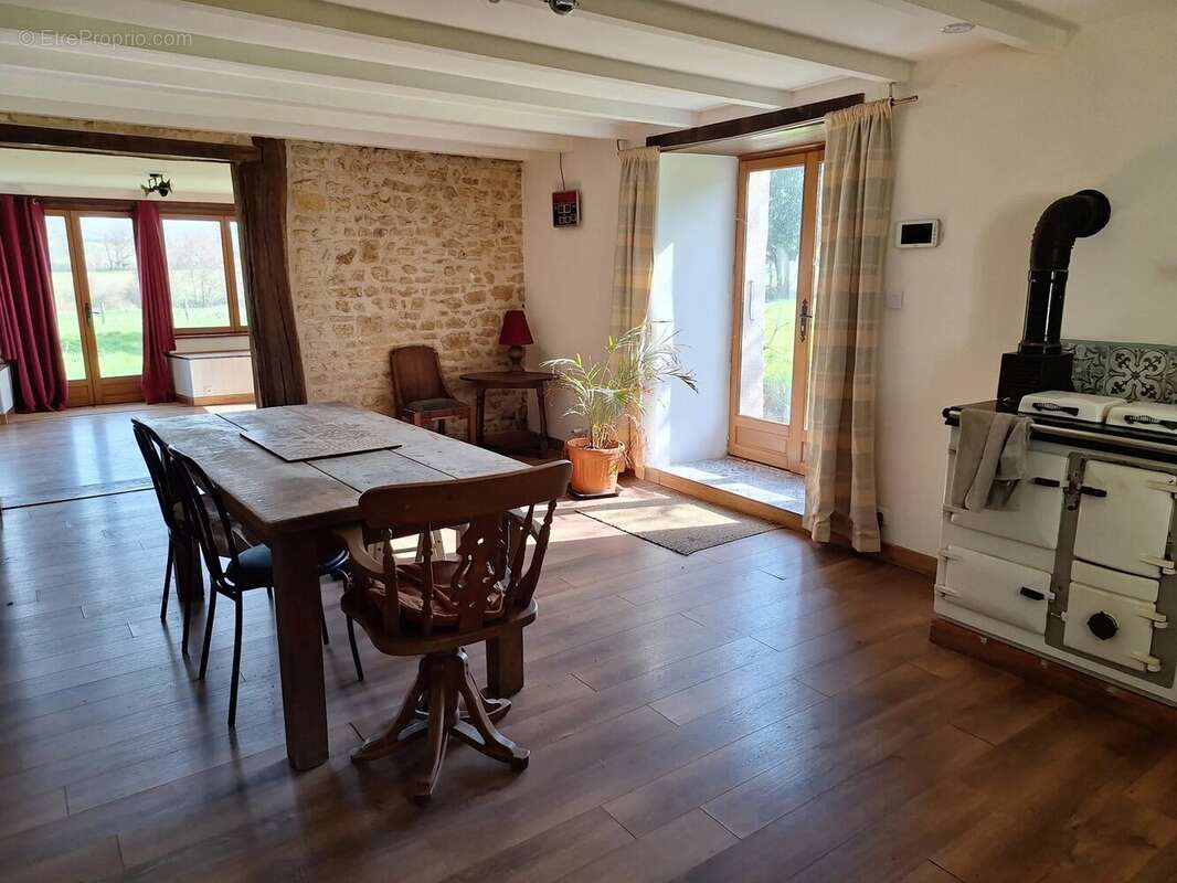 Maison à MAUPREVOIR