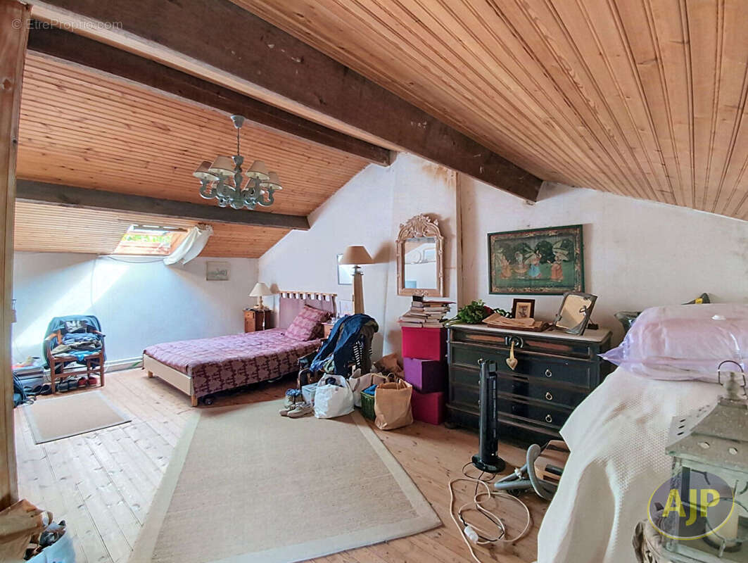 Maison à VIEILLEVIGNE
