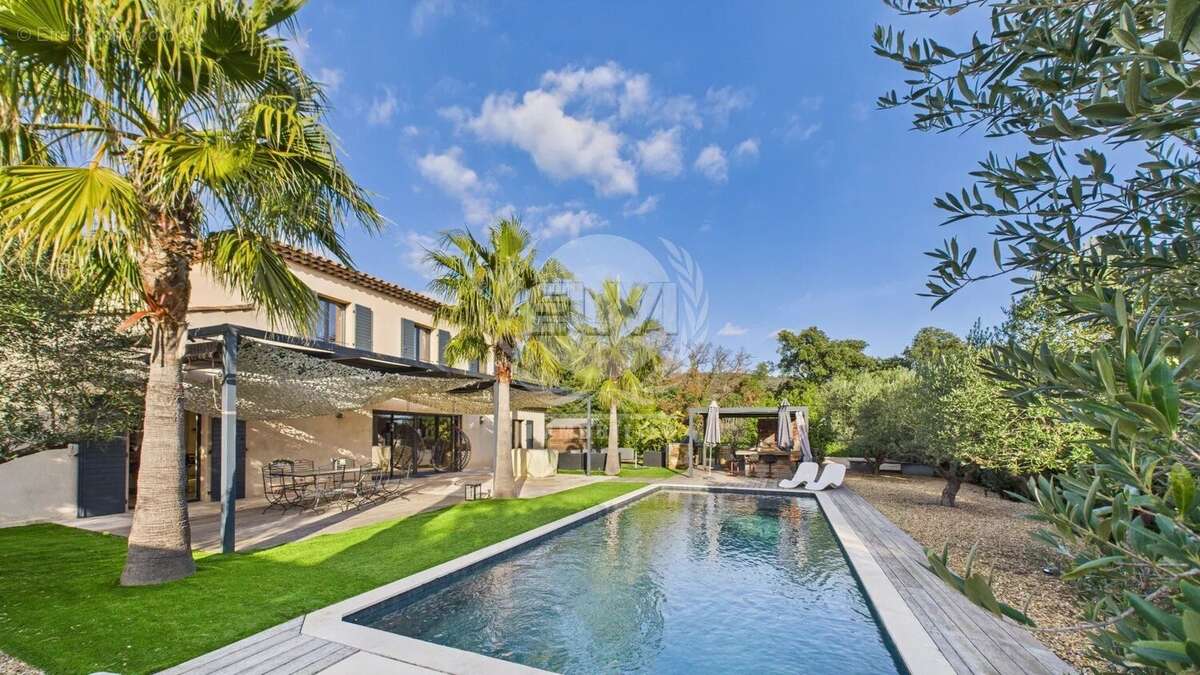 Maison à PLAN-DE-LA-TOUR